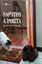 Sapatos À Porta